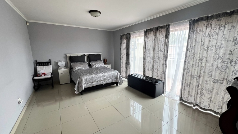 3 Bedroom Property for Sale in Langenhovenpark Free State